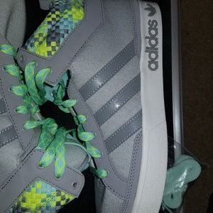 Ladies addidas sneakers
